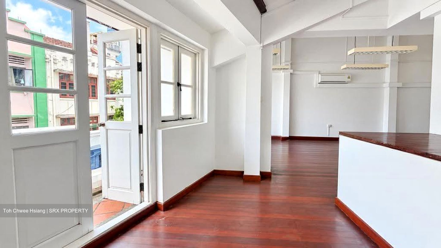 Clarke Quay MRT (D1), Office #629285661